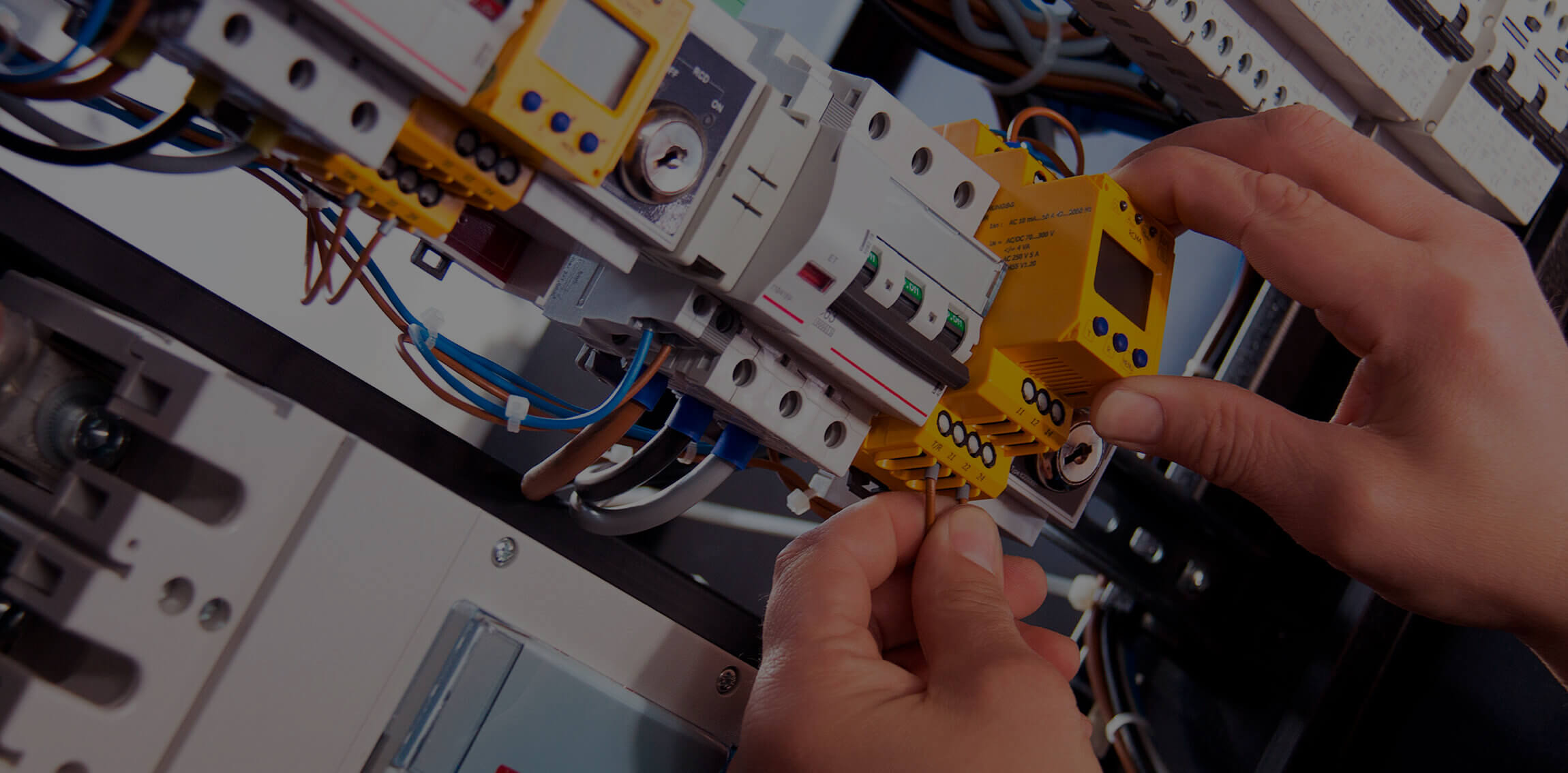 Suministro de materiales y equipos eléctricos